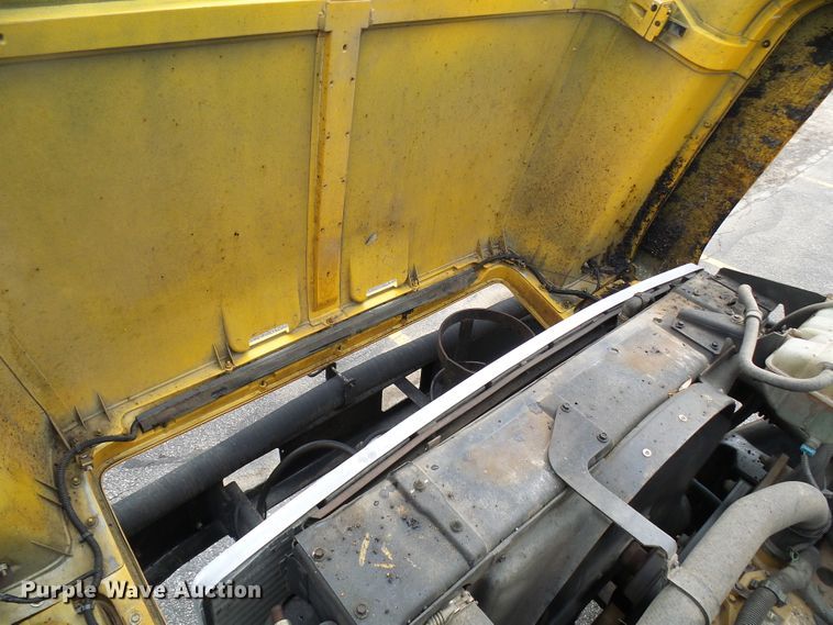 image for item DG5559 1999 Chevrolet C8500 oil distribution truck