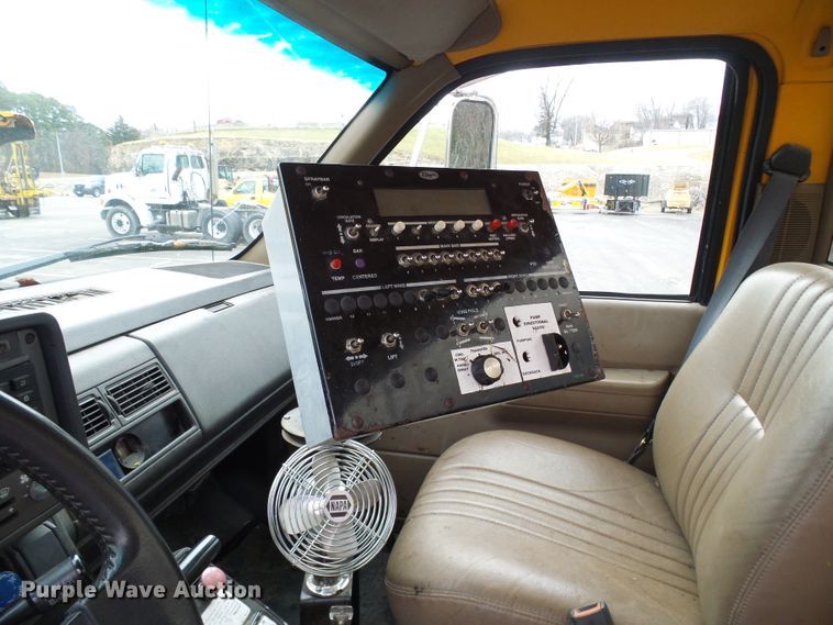 image for item DG5559 1999 Chevrolet C8500 oil distribution truck