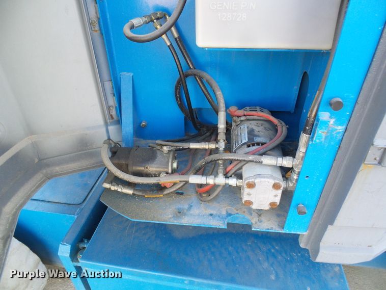 image for item DG5562 1997 Genie Z-34/22N boom lift