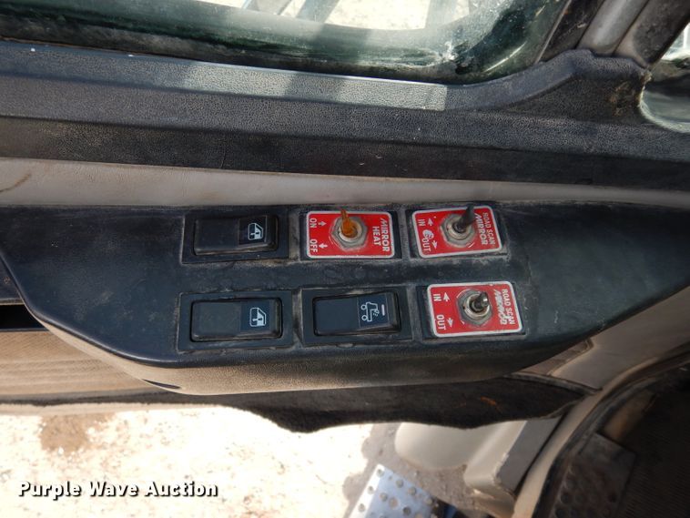 image for item DG6249 1997 Freightliner Business Class FL70 flatbed truck