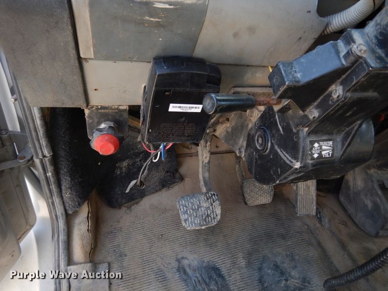 image for item DG6249 1997 Freightliner Business Class FL70 flatbed truck