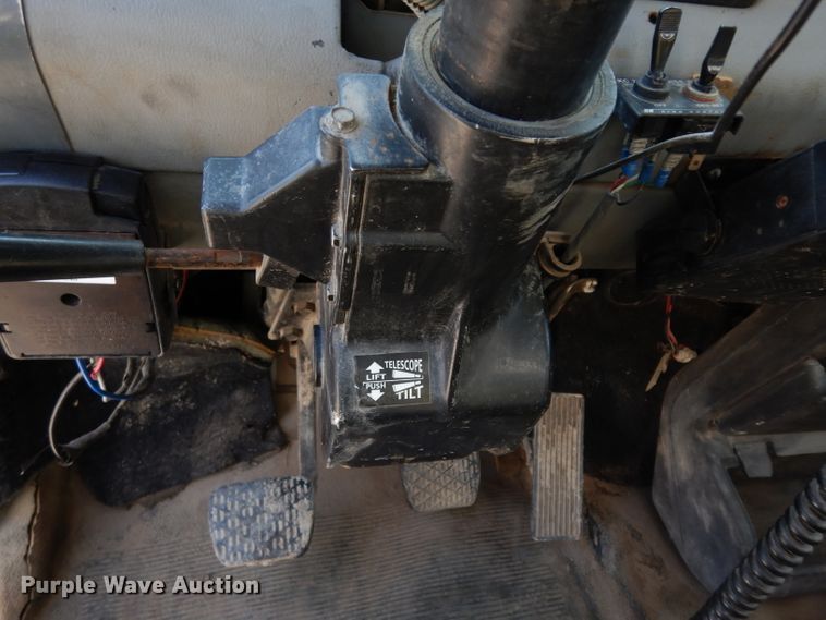 image for item DG6249 1997 Freightliner Business Class FL70 flatbed truck