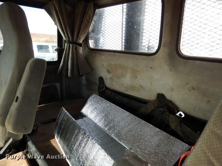 image for item DG6249 1997 Freightliner Business Class FL70 flatbed truck