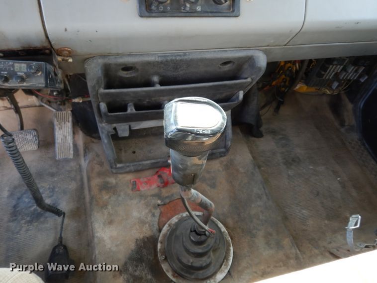 image for item DG6249 1997 Freightliner Business Class FL70 flatbed truck