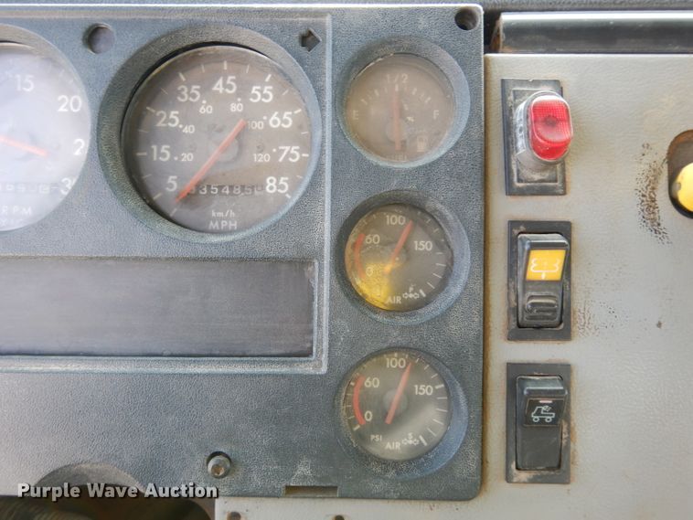 image for item DG6249 1997 Freightliner Business Class FL70 flatbed truck