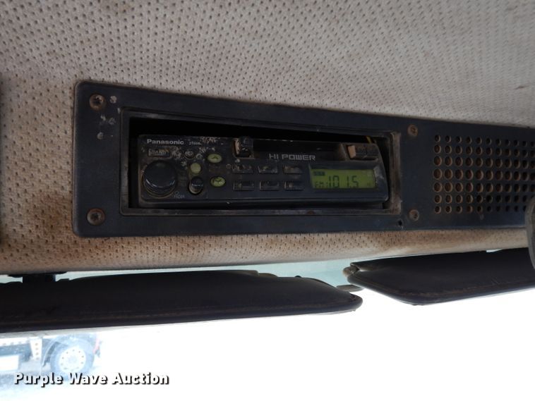 image for item DG6249 1997 Freightliner Business Class FL70 flatbed truck