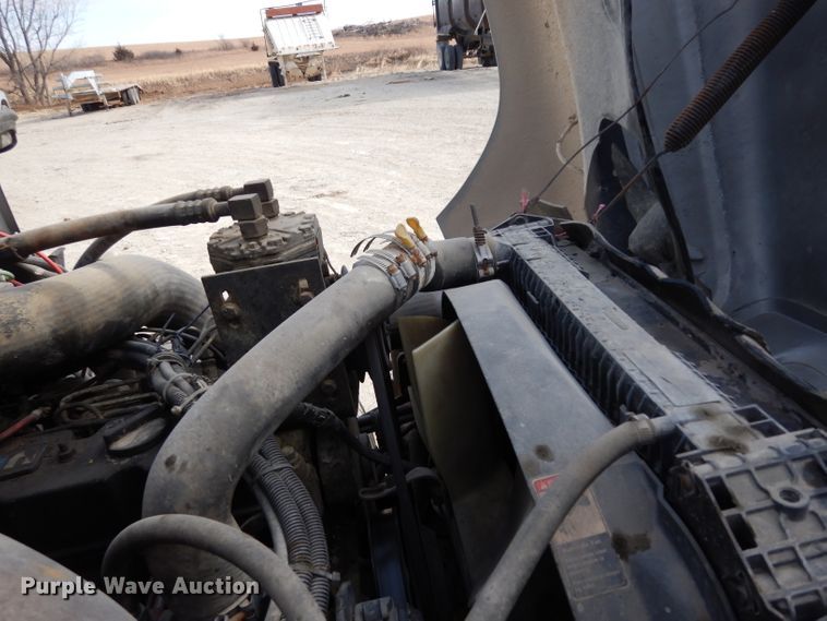 image for item DG6249 1997 Freightliner Business Class FL70 flatbed truck