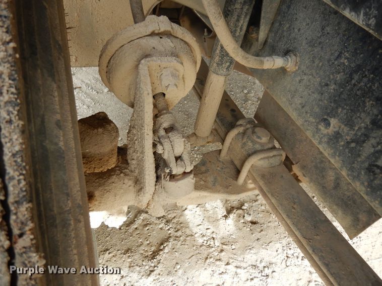 image for item DG6249 1997 Freightliner Business Class FL70 flatbed truck