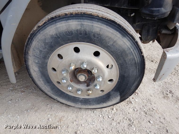 image for item DG6249 1997 Freightliner Business Class FL70 flatbed truck