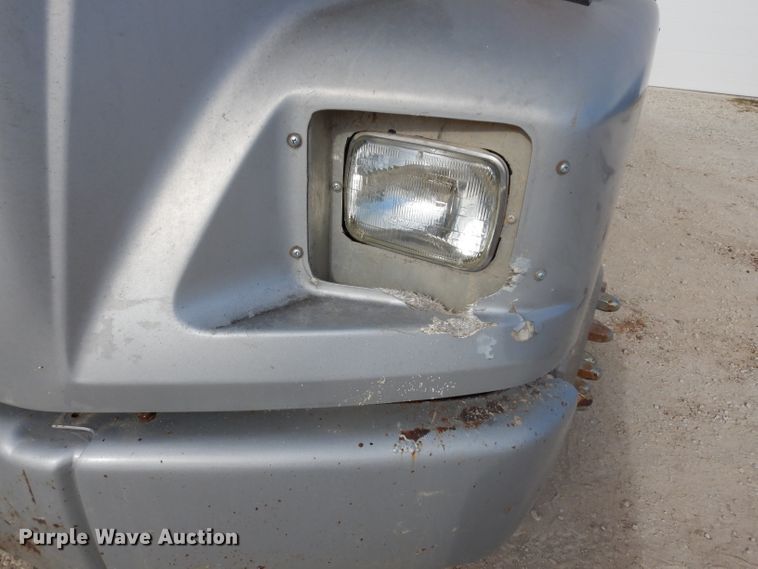 image for item DG6249 1997 Freightliner Business Class FL70 flatbed truck