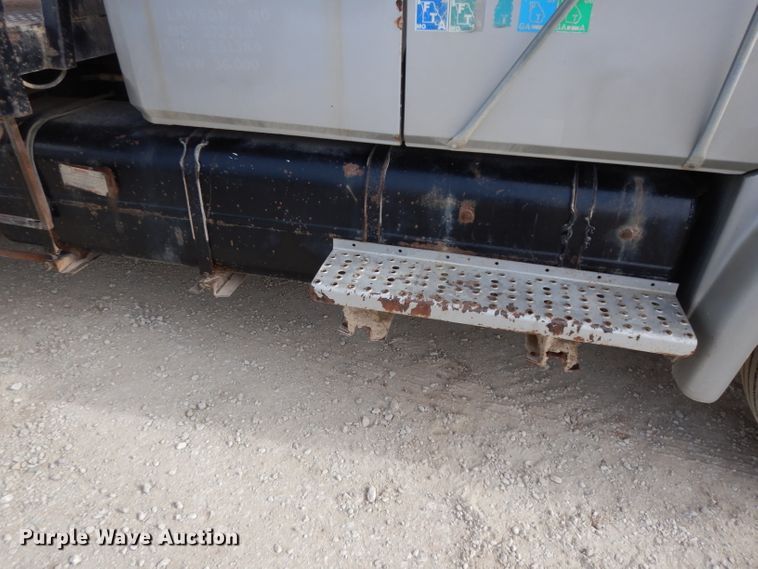 image for item DG6249 1997 Freightliner Business Class FL70 flatbed truck