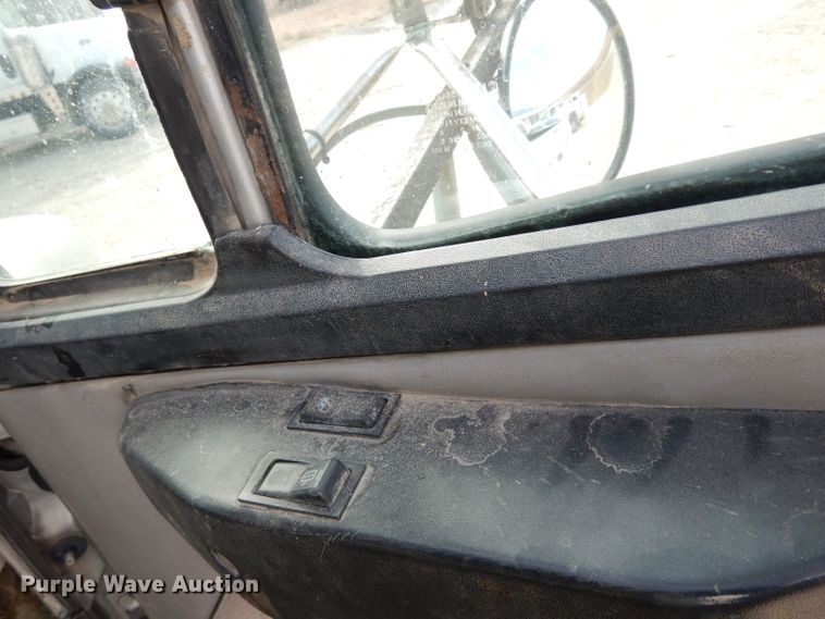 image for item DG6249 1997 Freightliner Business Class FL70 flatbed truck