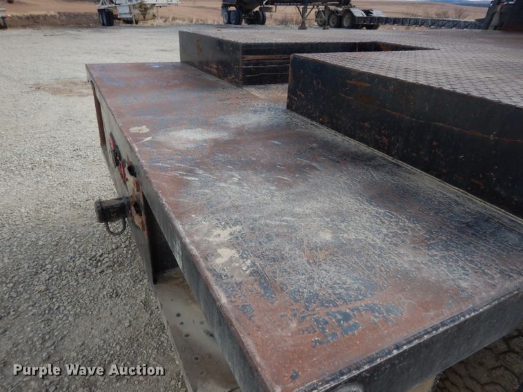 image for item DG6249 1997 Freightliner Business Class FL70 flatbed truck