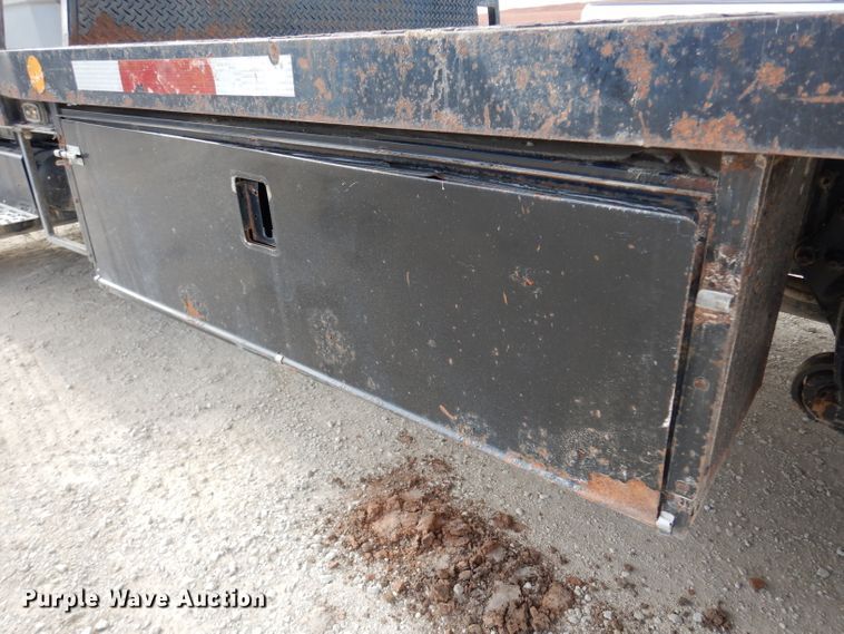 image for item DG6249 1997 Freightliner Business Class FL70 flatbed truck