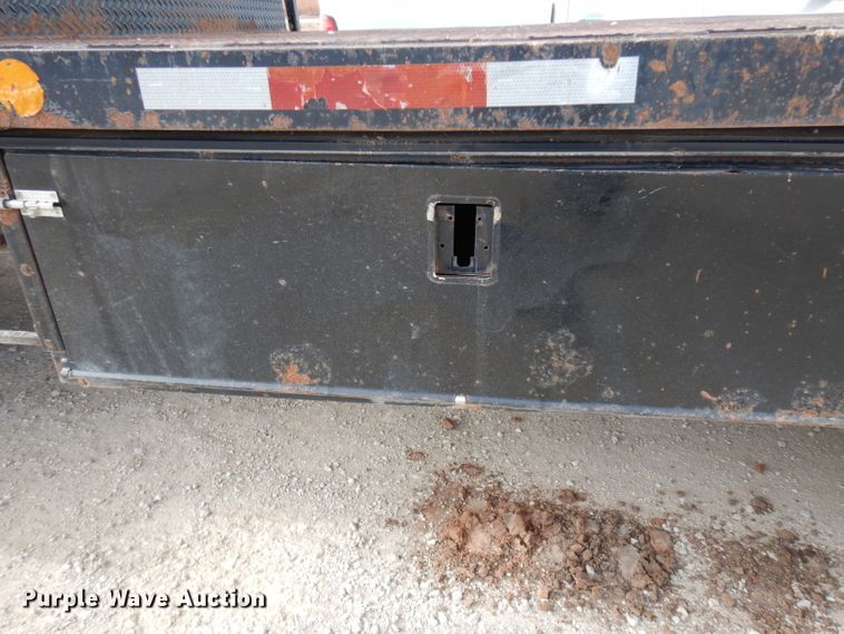 image for item DG6249 1997 Freightliner Business Class FL70 flatbed truck