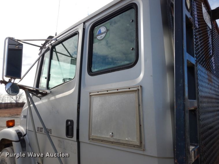 image for item DG6249 1997 Freightliner Business Class FL70 flatbed truck