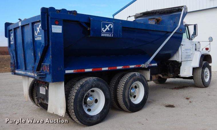 image for item DG6250 1997 Ford L9000 dump truck
