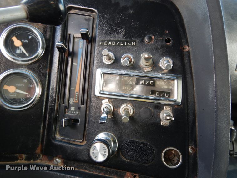 image for item DG6250 1997 Ford L9000 dump truck