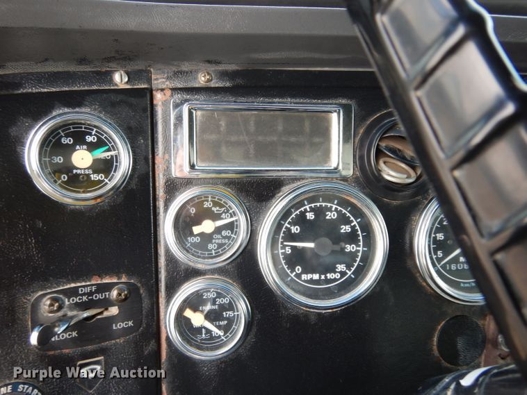 image for item DG6250 1997 Ford L9000 dump truck