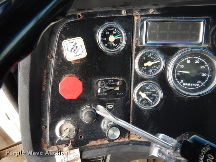 image for item DG6250 1997 Ford L9000 dump truck