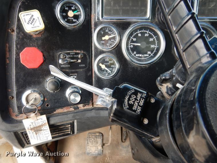 image for item DG6250 1997 Ford L9000 dump truck