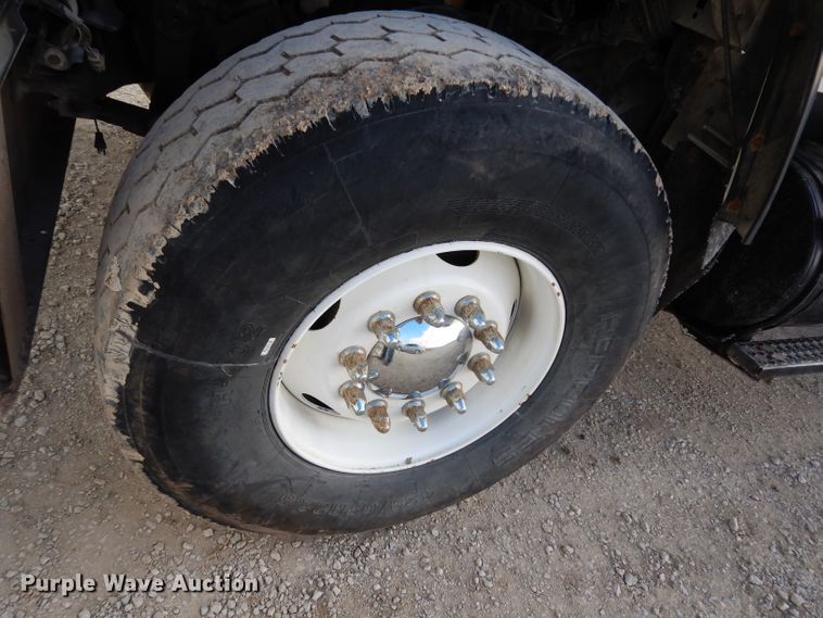image for item DG6250 1997 Ford L9000 dump truck