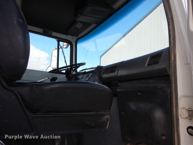 image for item DG6250 1997 Ford L9000 dump truck