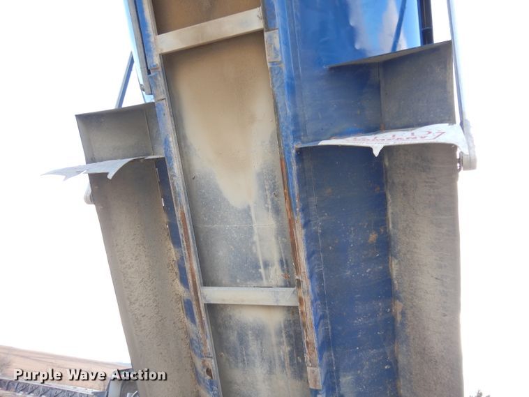 image for item DG6250 1997 Ford L9000 dump truck