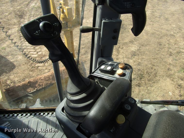 image for item DG6728 2008 Caterpillar 120M motor grader