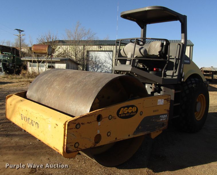 image for item DG6732 2009 Volvo SD100D single drum vibratory roller