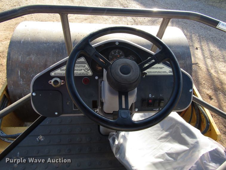 image for item DG6732 2009 Volvo SD100D single drum vibratory roller