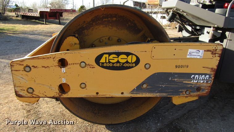 image for item DG6732 2009 Volvo SD100D single drum vibratory roller