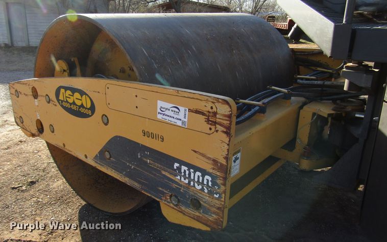 image for item DG6732 2009 Volvo SD100D single drum vibratory roller