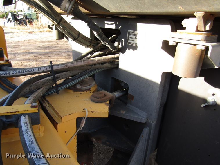 image for item DG6732 2009 Volvo SD100D single drum vibratory roller