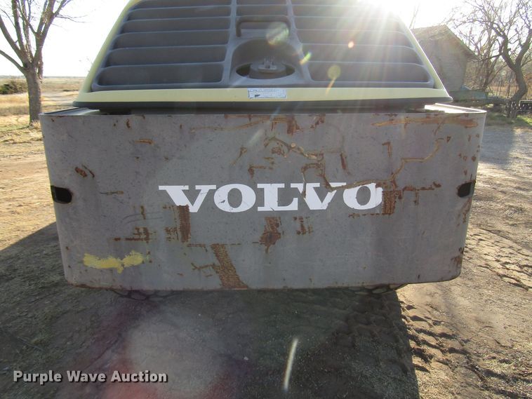 image for item DG6732 2009 Volvo SD100D single drum vibratory roller