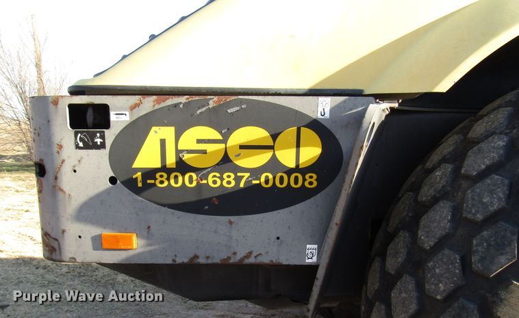 image for item DG6732 2009 Volvo SD100D single drum vibratory roller