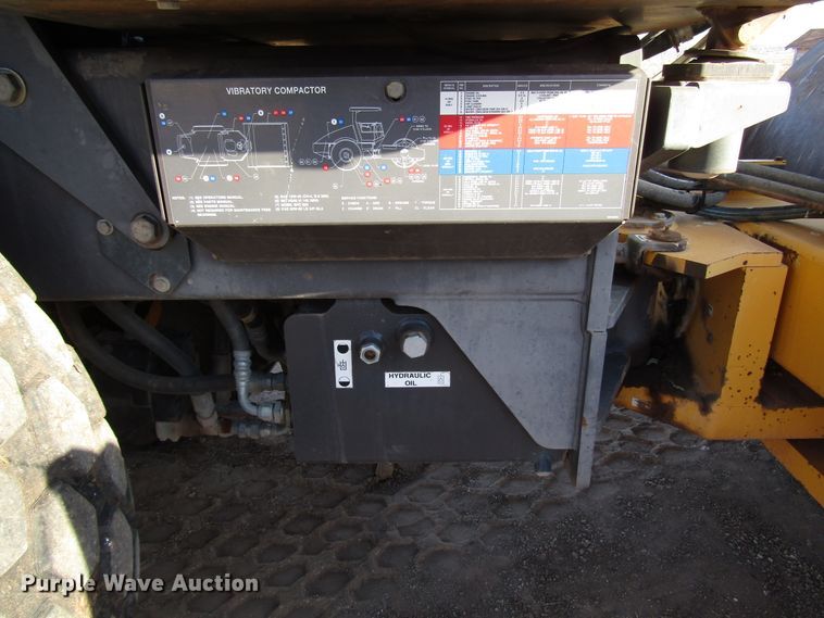 image for item DG6732 2009 Volvo SD100D single drum vibratory roller