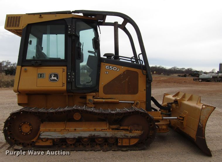 image for item DG6734 2005 John Deere 650J dozer