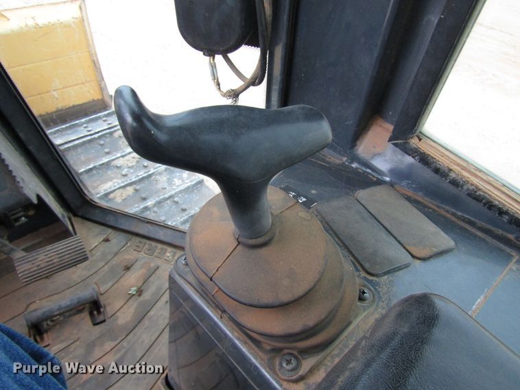 image for item DG6734 2005 John Deere 650J dozer