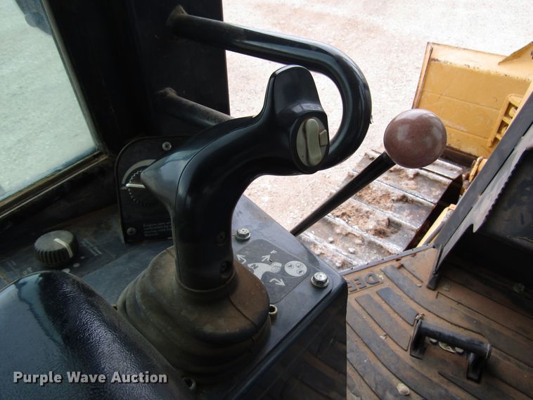 image for item DG6734 2005 John Deere 650J dozer