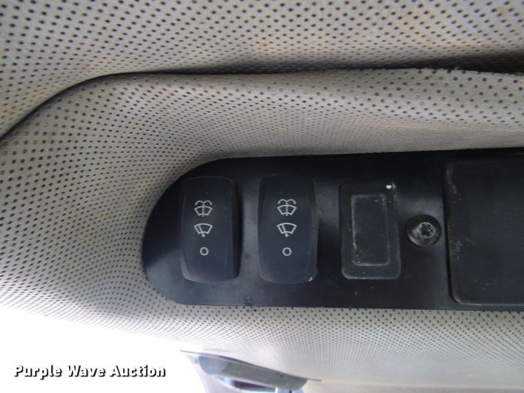 image for item DG6734 2005 John Deere 650J dozer