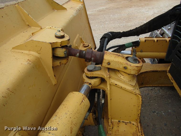 image for item DG6734 2005 John Deere 650J dozer