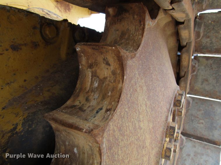 image for item DG6734 2005 John Deere 650J dozer