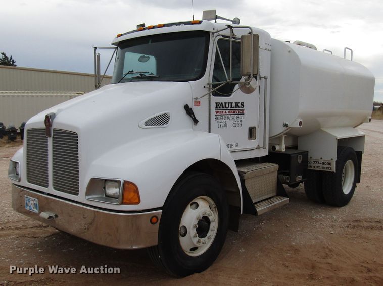 image for item DG6735 2002 Kenworth T300 tank truck