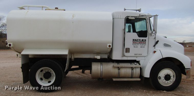 image for item DG6735 2002 Kenworth T300 tank truck