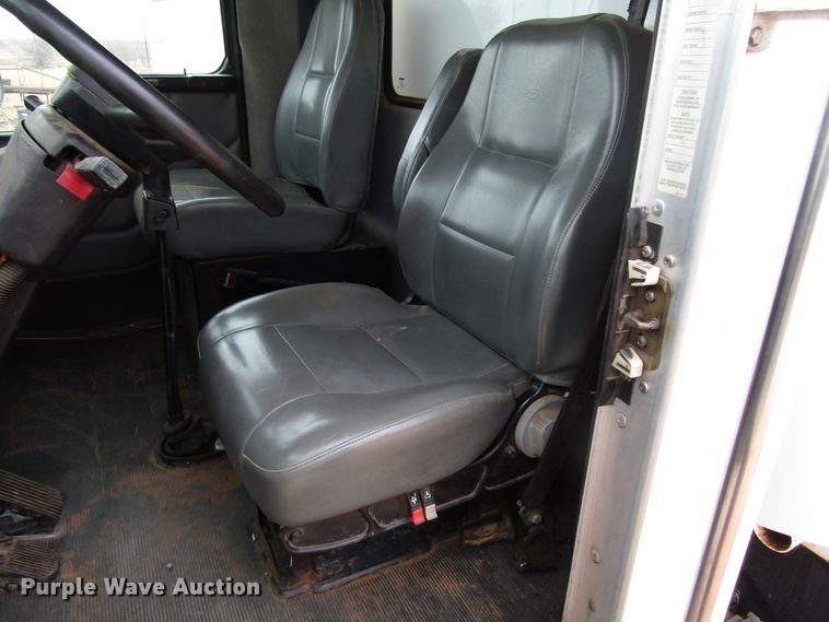 image for item DG6735 2002 Kenworth T300 tank truck