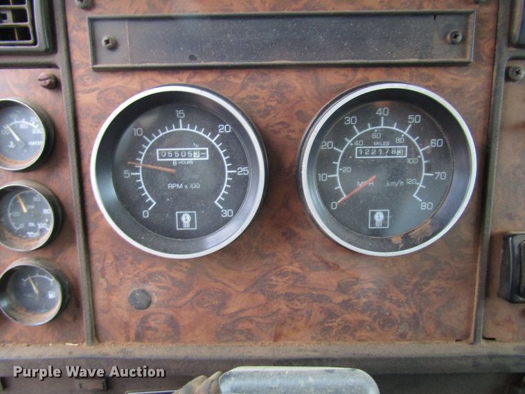 image for item DG6735 2002 Kenworth T300 tank truck