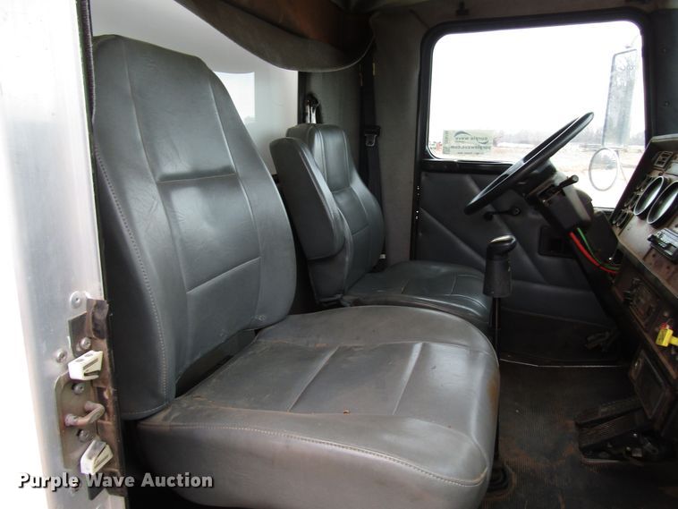 image for item DG6735 2002 Kenworth T300 tank truck