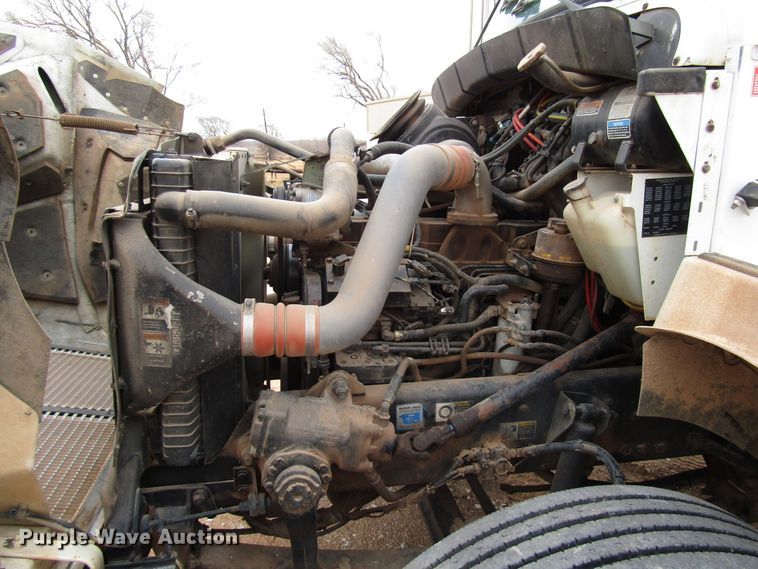 image for item DG6735 2002 Kenworth T300 tank truck