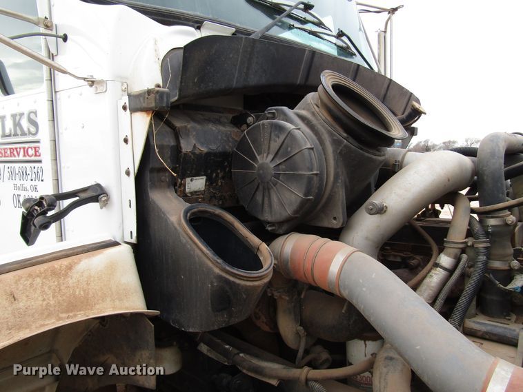 image for item DG6735 2002 Kenworth T300 tank truck